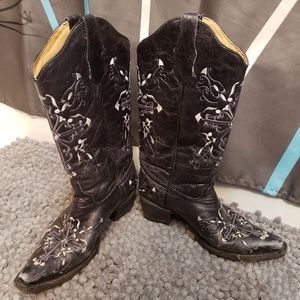 Super cute snip toe circle g boots